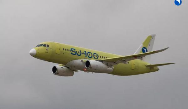 Мантуров: поставки первых импортозамещенных SJ 100 начнутся в конце года Мантуров: поставки первых импортозамещенных SJ 100 начнутся в конце года